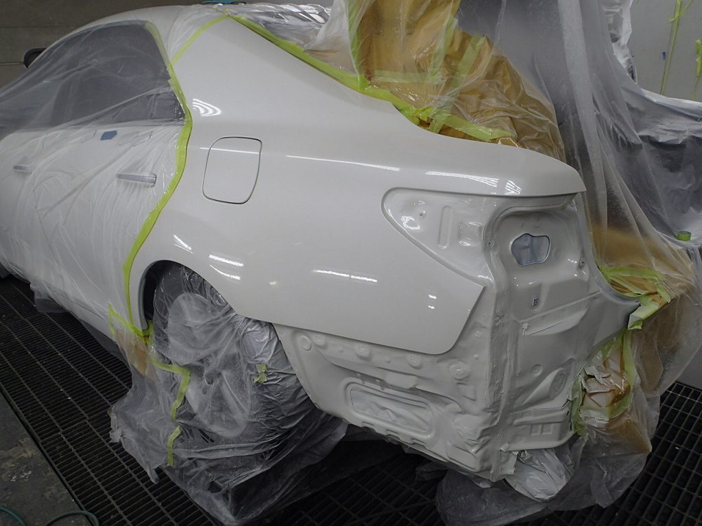 『これ板金ですか？？？』マークＸ　リヤバンパー交換、左リヤフェンダー板金塗装、左テールライト交換の写真