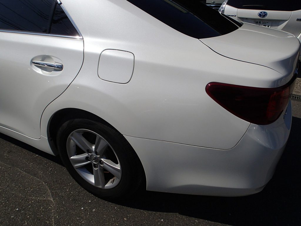 『これ板金ですか？？？』マークＸ　リヤバンパー交換、左リヤフェンダー板金塗装、左テールライト交換の写真