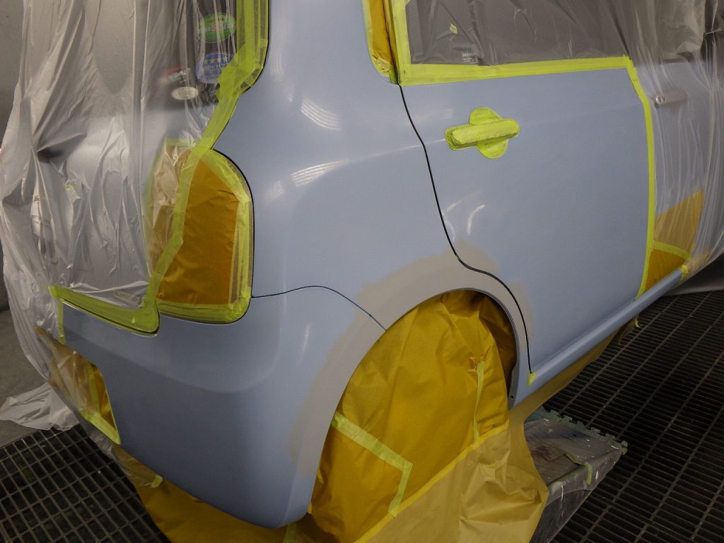 アルトラパン右リヤドア～リヤバンパー板金・塗装の写真