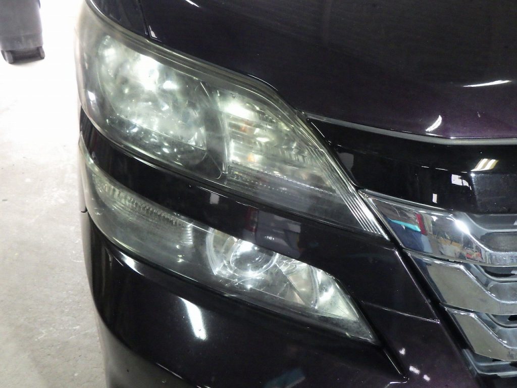 ヴェルファイア　ヘッドライトコート　黄ばみ除去の写真