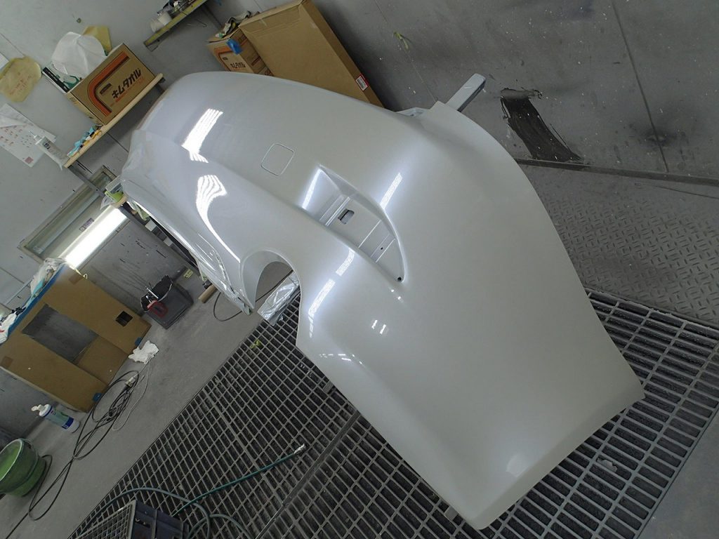 レクサスＩＳ　右リヤフェンダー・リヤバンパー修理塗装の写真